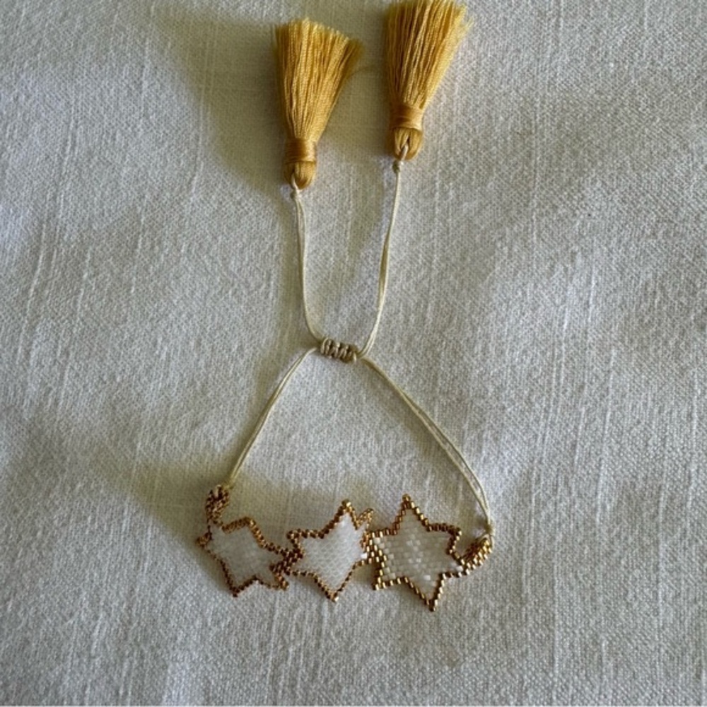 Star beaded bracelet with tassels